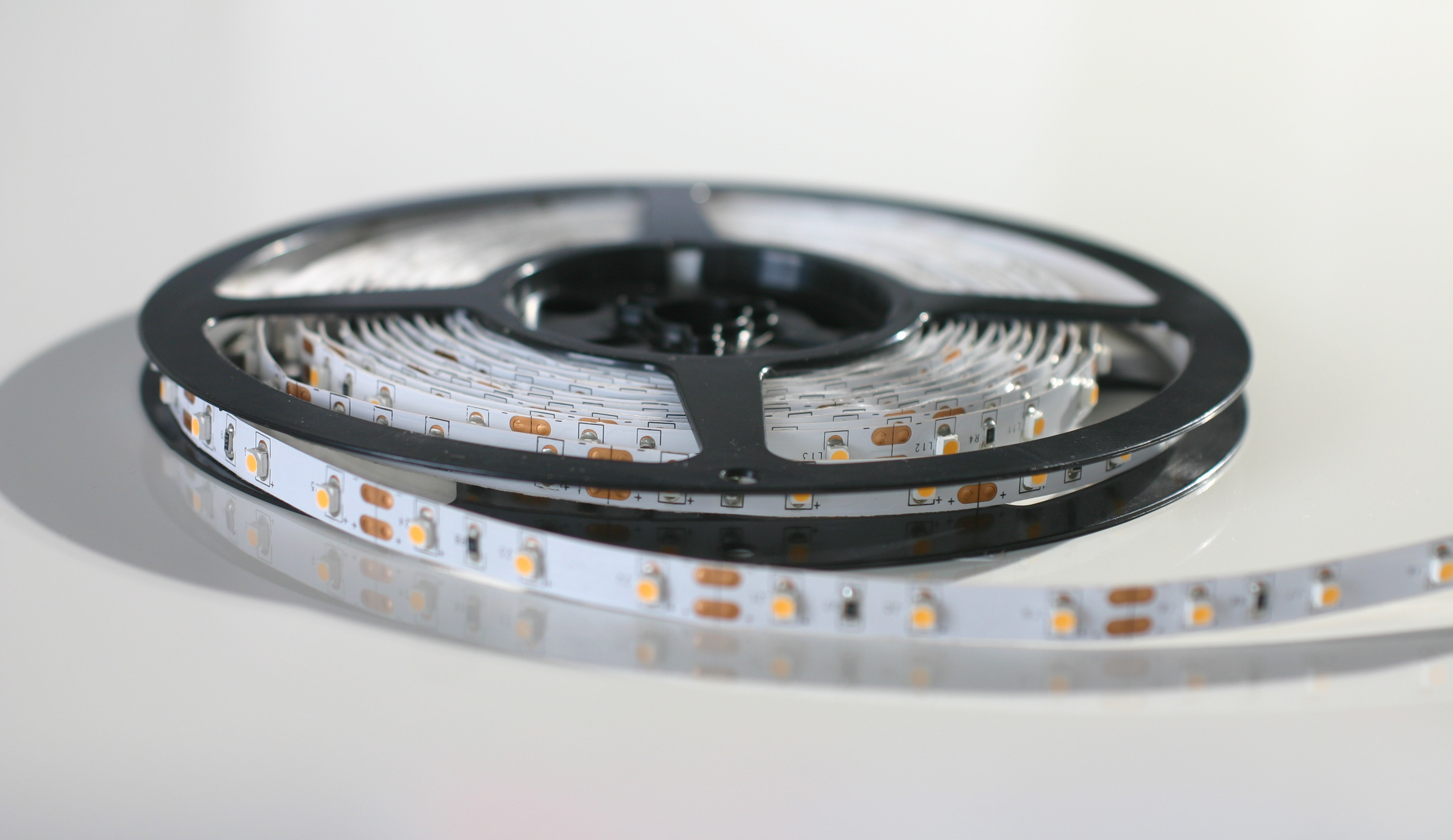  Artikelbild 2 des Artikels “60 LEDs/Meter - SMD 3014 - Flexible LED Schiene “